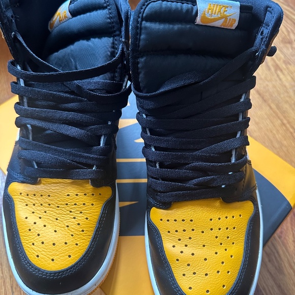 Jordan 1 Retro High OG Taxi - Picture 6 of 6